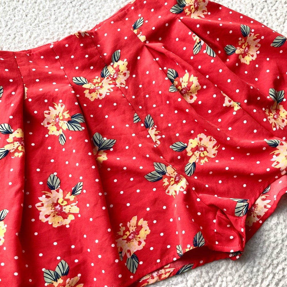 NASTY GAL Ready Steady Grow Floral Polka Dot Short - Picture 6 of 9